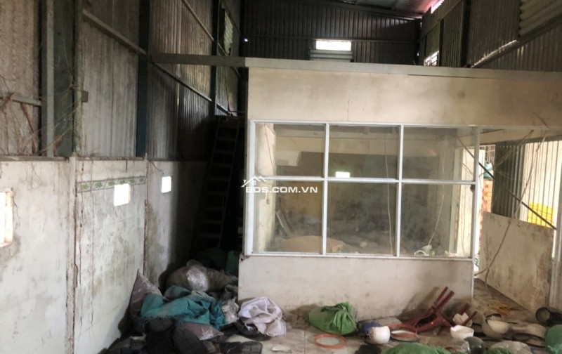 NHÀ XƯỞNG 282m2, MẶT TIỀN ĐƯỜNG BỜ HỮU SÔNG SÀI GÒN, P. AN PHÚ ĐÔNG, QUẬN 12, Giá  14,5 triệu/tháng.