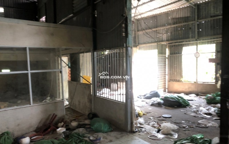 NHÀ XƯỞNG 282m2, MẶT TIỀN ĐƯỜNG BỜ HỮU SÔNG SÀI GÒN, P. AN PHÚ ĐÔNG, QUẬN 12, Giá  14,5 triệu/tháng.