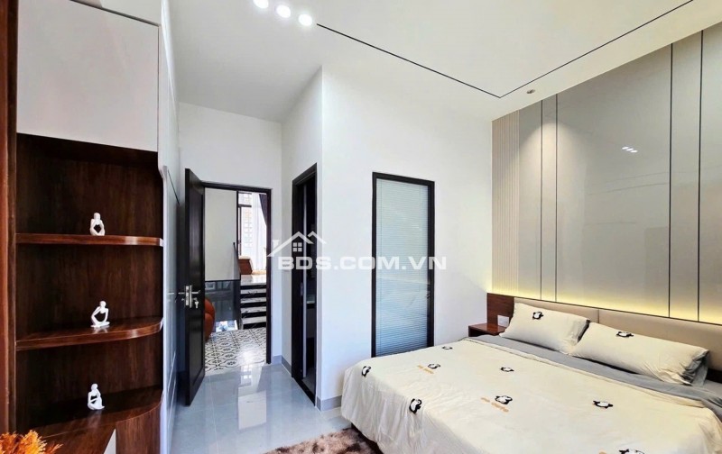 CẦN BÁN NHÀ 3 TẦNG 3PN 2WC GẦN BIỂN KHU VỰC LIÊN CHIỂU