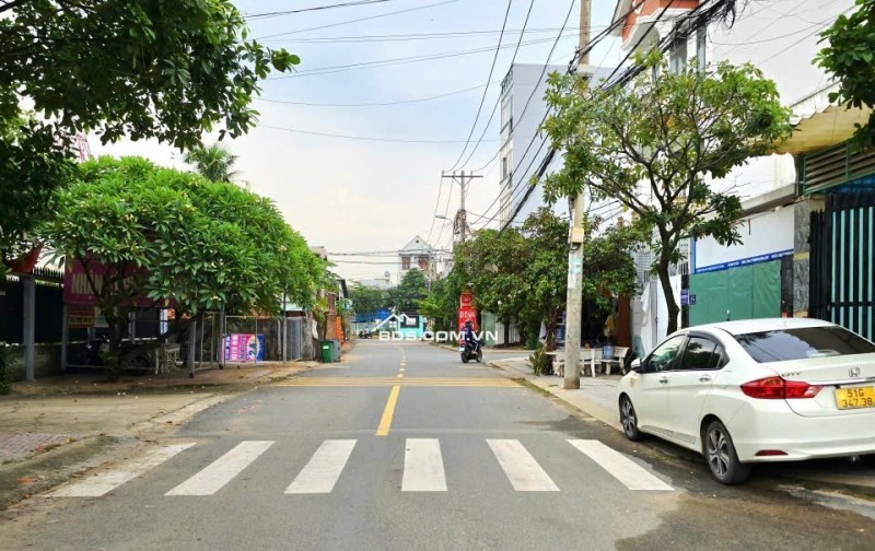 ĐƯỜNG 970 PHÚ HỮU 51M2 4 TẦNG 7.4 TỶ -ĐƯỜNG Ô TÔ, GẦN CHUNG CƯ RICCA - VÒNG XOAY PHÚ HỮU.