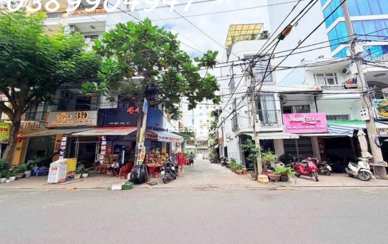 Nhà 2,5 tầng Đường Biệt Thự _ hẻm ô tô thông ] * Cách biển Trần Phú : 300m * Giá : 4,3 tỷ