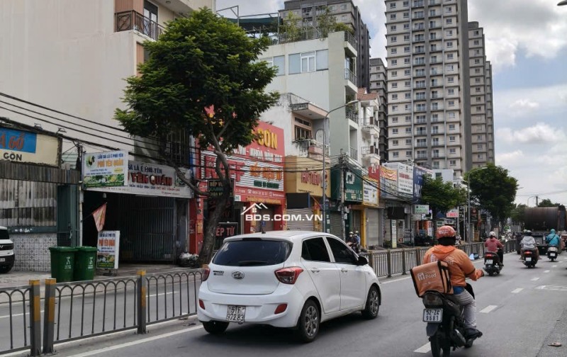 Bán Nhà 65m² Giá Chỉ 12 Tỷ ở Quận 7 - Vị Trí Đẹp, Sổ Hồng Riêng