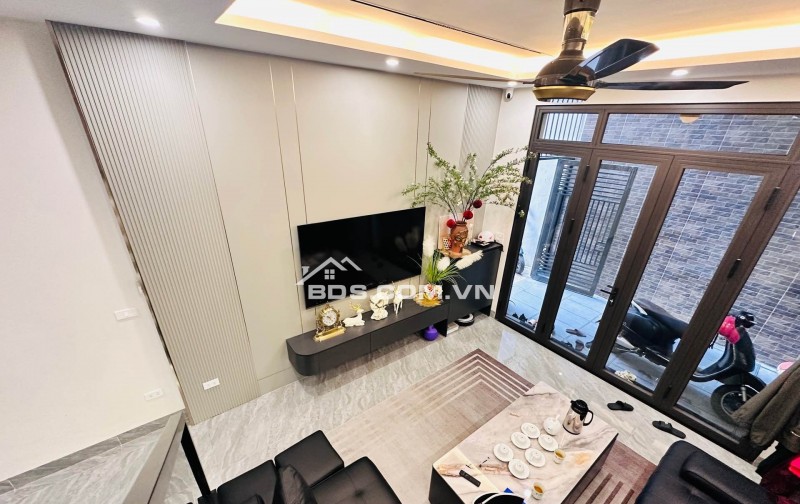BÁN NHÀ SÀI ĐỒNG LONG BIÊN DIỆN TÍCH 58 MÉT X 5 TẦNG, Ô TÔ TRÁNH GẦN , 9 TỶ