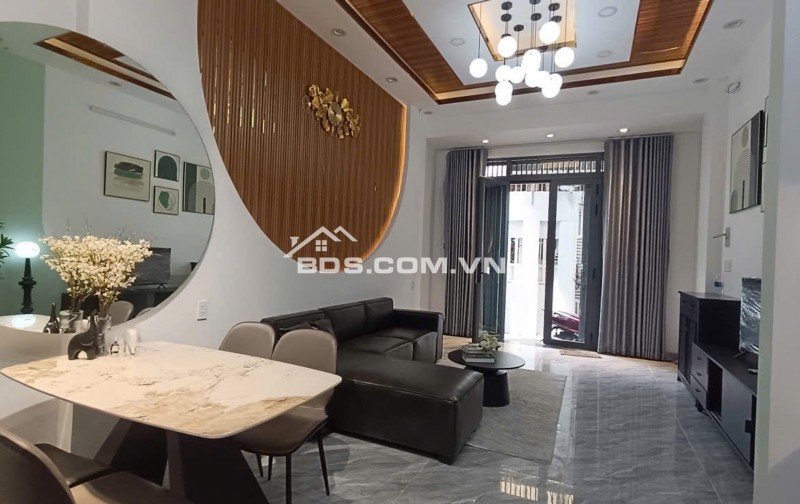 Bán nhà ở đường Phạm Hùng - Quận 8 - Đẹp keng- Thành Phố Hồ Chí Minh