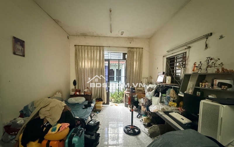 NHÀ 2 TẦNG HẺM 3 GÁC SẠCH ĐẸP - 50M RA MẶT TIỀN - GẦN CV LÀNG HOA - CHỢ HẠNH THÔNG TÂY - GIÁ CHÀO CŨ 6.5 TỶ NAY GIẢM 600tr CHÀO BÁN NHANH GIÁ 5.9TỶ