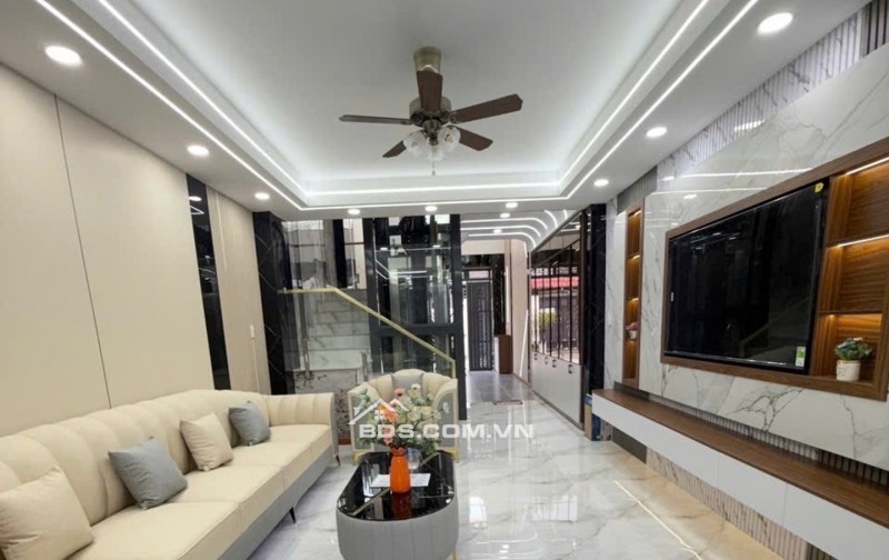  SIÊU PHẨM HAI MẶT TIỀN TRƯỚC SAU MỚI ĐẸP THANG MÁY XỊN SÒ - XE HƠI NGỦ TRONG NHÀ - 4x20m - 5 TẦNG - NGAY THẠNH LỘC 37 - GIÁ 8.3 TỶ BL 