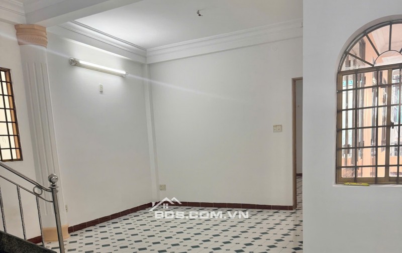 BÁN NHÀ 3 TẦNG MẶT TIỀN ĐƯỜNG QUANG TRUNG – TRUNG TÂM TP NHA TRANG