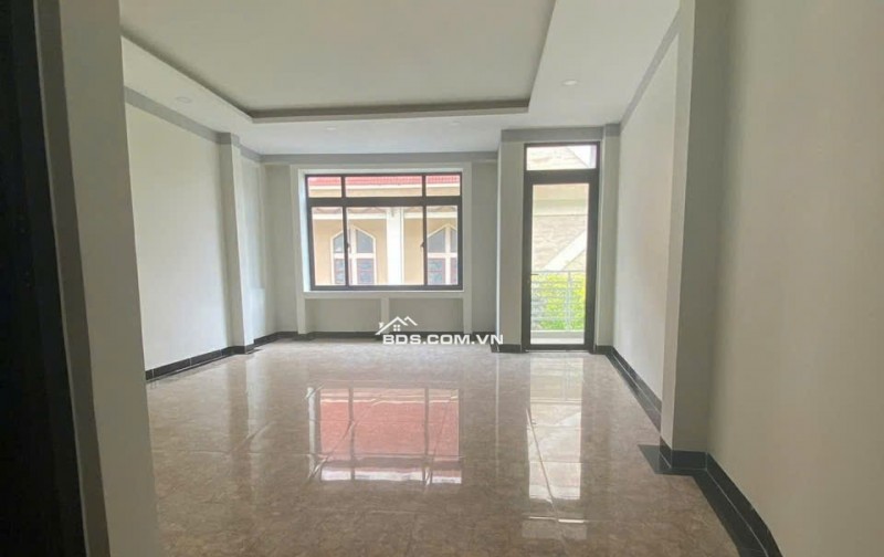 Bán nhà trung tâm thành phố Nha Trang, đường Lê Lai giá 9.99 tỷ