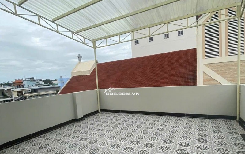 Bán nhà trung tâm thành phố Nha Trang, đường Lê Lai giá 9.99 tỷ
