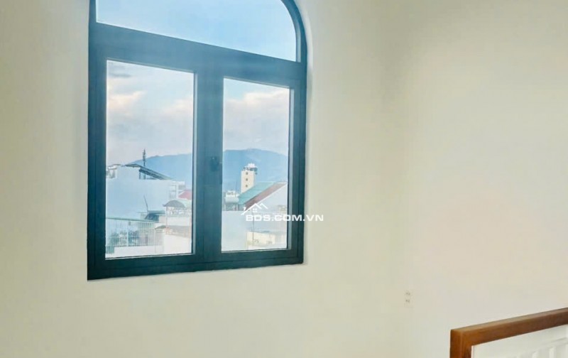 Bán căn góc 2 mặt tiền vị trí đẹp trung tâm tp. Nha Trang, đường Lê Chân, tham khảo chốt ngay giá tốt