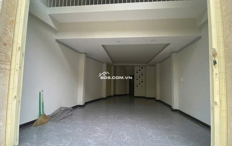 Bán nhà trung tâm thành phố Nha Trang, đường Lê Lai giá 9.99 tỷ