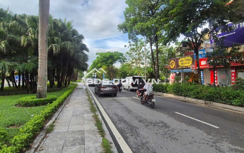 Chính chủ bán nhà mặt phố Nguyễn Cơ Thạch 45mv SĐCC LH:0969148973.
