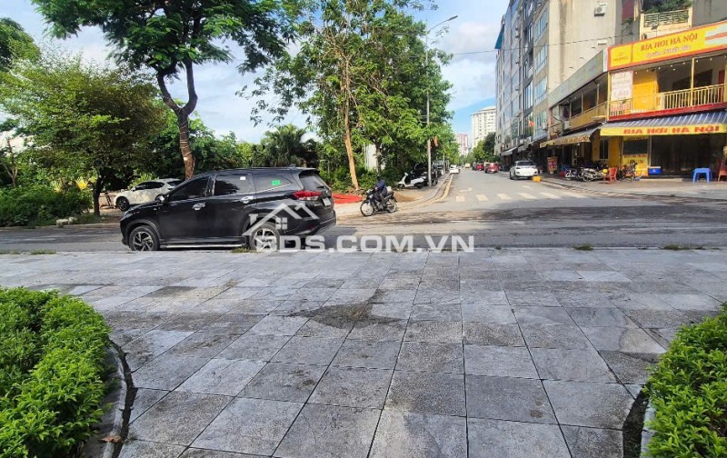 Chính chủ bán nhà mặt phố Nguyễn Cơ Thạch 45mv SĐCC LH:0969148973.