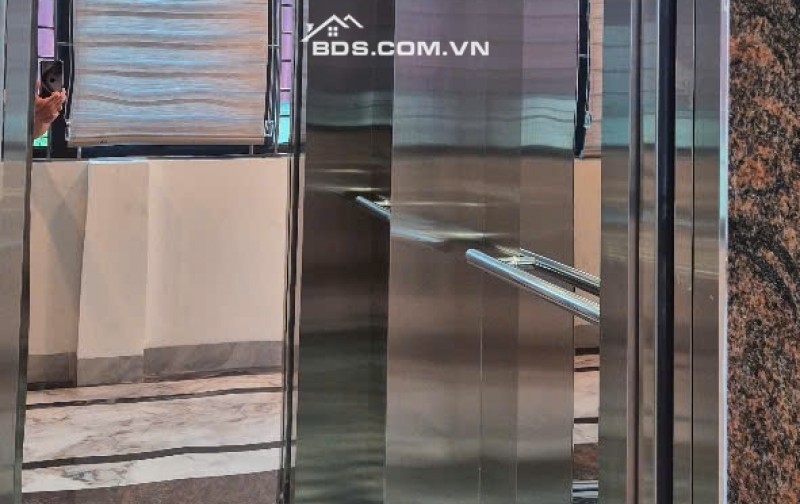 Chính chủ bán nhà mặt phố Nguyễn Cơ Thạch 45mv SĐCC LH:0969148973.