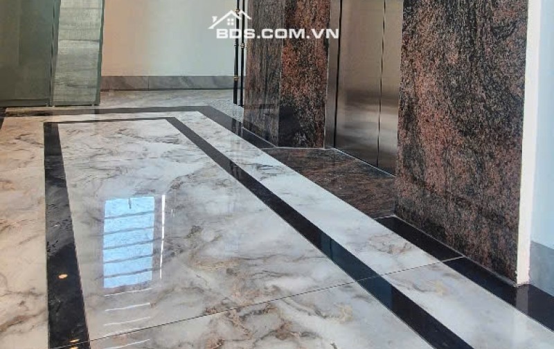 Chính chủ bán nhà mặt phố Nguyễn Cơ Thạch 45mv SĐCC LH:0969148973.