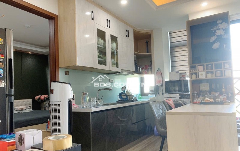 Cho thuê Căn hộ chung cư mini cực Vip tại Ngõ 193 Trích Sài. Căn T6 View hồ Tây thoáng. Chỉ 12tr