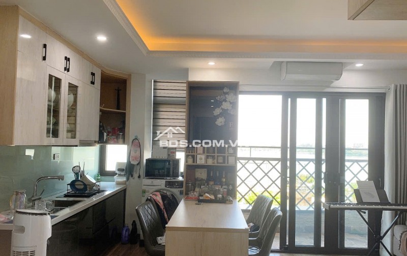 Cho thuê Căn hộ chung cư mini cực Vip tại Ngõ 193 Trích Sài. Căn T6 View hồ Tây thoáng. Chỉ 12tr