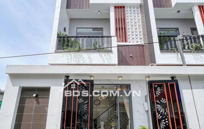 NHÀ PHỐ BÌNH DƯƠNG MỚI - NHIỀU TIỆN ÍCH - 120M2 CHỈ 2TỶ
