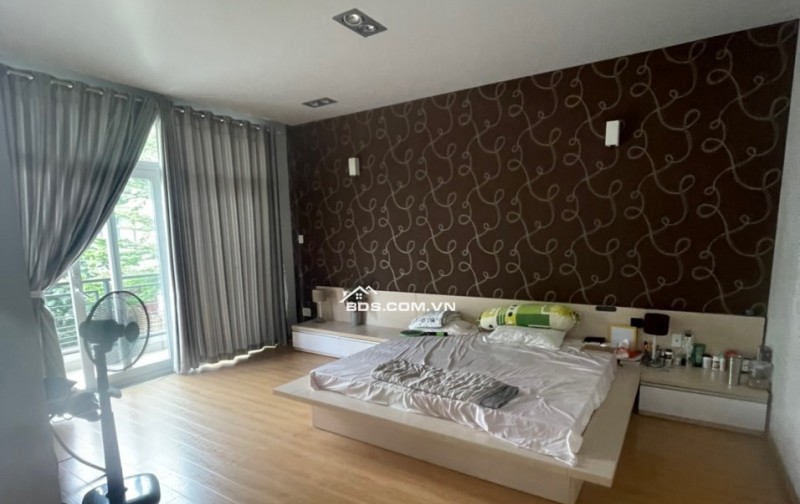 Cho thuê nhà đường số 11 KDC Him Lam P. Tân Hưng Q7