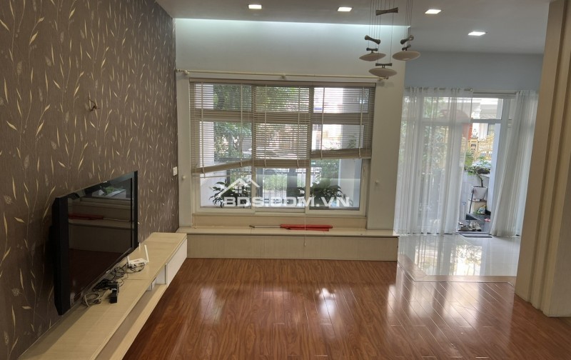 Cho thuê nhà đường số 11 KDC Him Lam P. Tân Hưng Q7