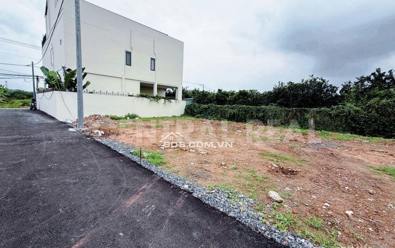 CHỦ NGỘP GIẢM GIÁ 200TR LÔ ĐẤT 100M2 SỔ RIÊNG THỔ CƯ NGAY TRUNG TÂM