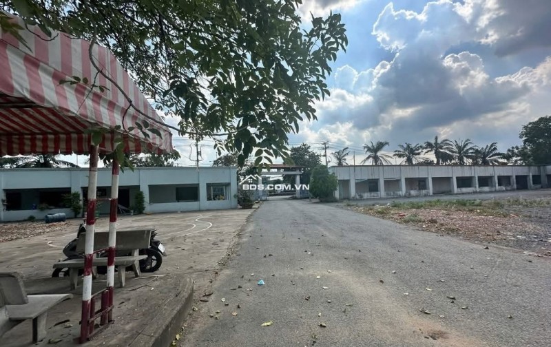 Cho thuê bãi ở đường 5, nhiều diện tích 5000m2, tách lẻ được, giá chỉ 18k/m2/tháng