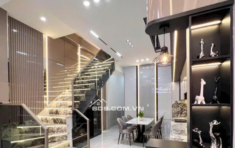  Tìm Đâu Ra! Nhà 1 Trệt 1 Lầu vị trí đẹp 120m² - dọn vào ở ngay tại Thủ Dầu Một
