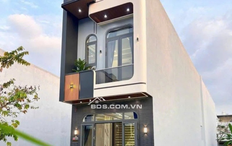  Tìm Đâu Ra! Nhà 1 Trệt 1 Lầu vị trí đẹp 120m² - dọn vào ở ngay tại Thủ Dầu Một