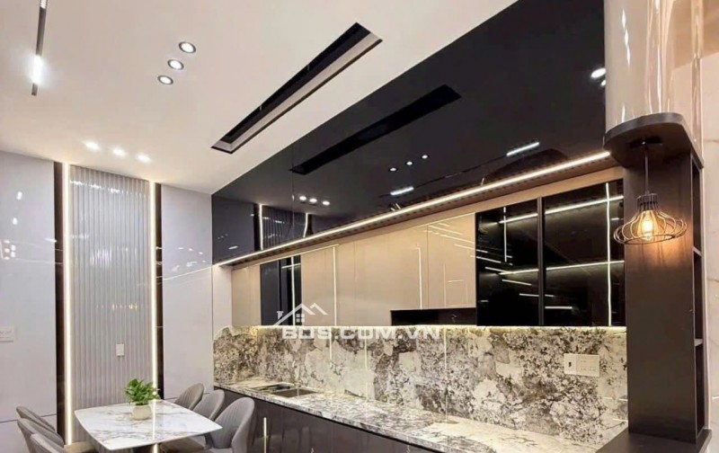  Tìm Đâu Ra! Nhà 1 Trệt 1 Lầu vị trí đẹp 120m² - dọn vào ở ngay tại Thủ Dầu Một