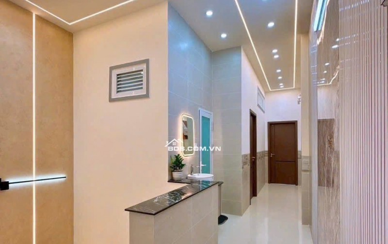 Nhà đẹp Thủ Dầu Một 120m² - 3PN - 2WC - Sổ hồng riêng - Giá chỉ 2 tỷ