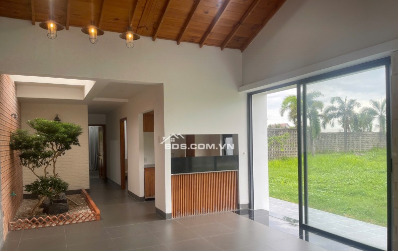 Bán nhà nghỉ dưỡng 2 PN cách biển Hồ Tràm 600m, diện tích 173,3m2, chỉ hơn 3 tỷ xíu, giá còn thương lượng