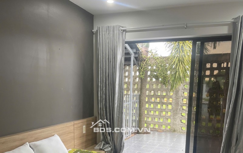 Bán nhà nghỉ dưỡng 2 PN cách biển Hồ Tràm 600m, diện tích 173,3m2, chỉ hơn 3 tỷ xíu, giá còn thương lượng
