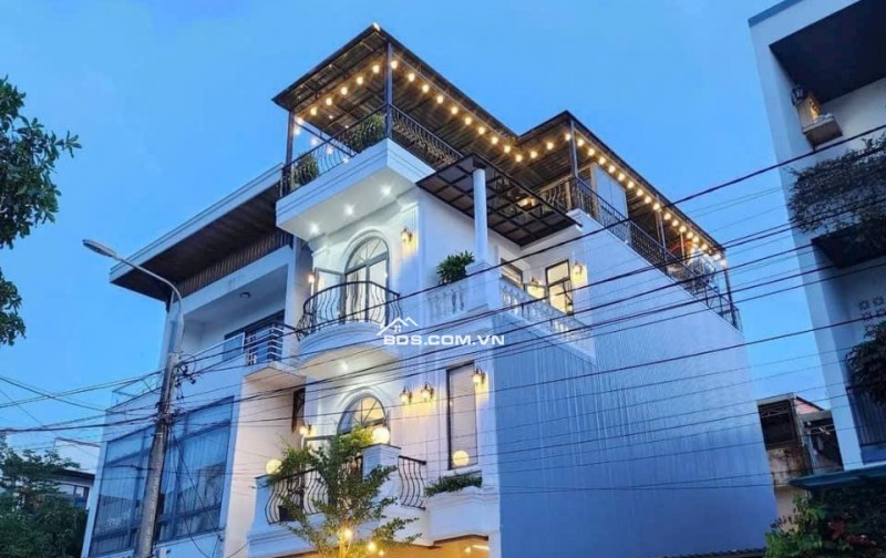 -Cần Bán Một Căn Villa Phong Cách Tân Cổ Điển - Phường Thanh Khê - cách biển 400m - Chính chủ gửi bán nhà 4 Tầng Full toàn bộ nội thất cao cấp