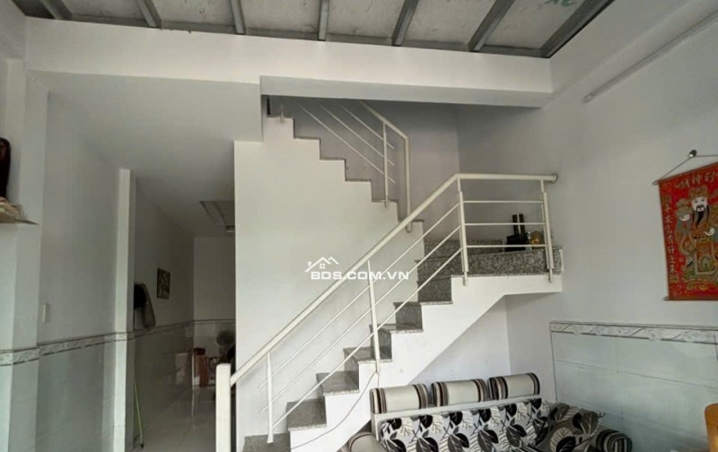 BÁN NHÀ XE HƠI ĐẬU CỬA TẠI QUẬN 7  CHUYÊN DÙNG -  (4X10) 2PN- CHỈ 1 TỶ 399TR