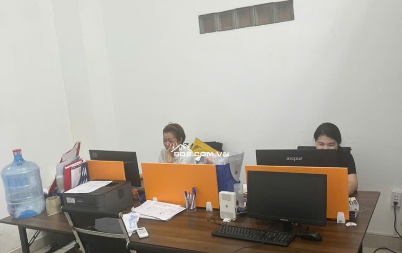 CHO THUÊ MẶT BẰNG KINH DOANH TẦNG 1 - DT120M2 - 15TR/TH Lh:0906960289 - 0878242424.