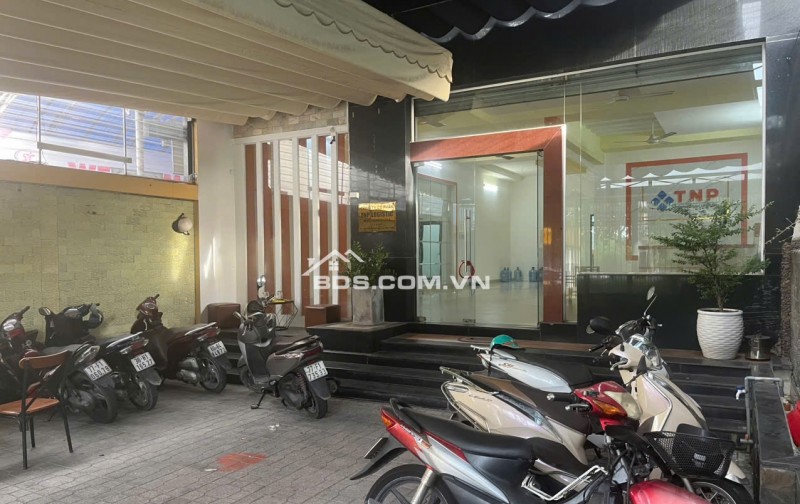 CHO THUÊ MẶT BẰNG KINH DOANH TẦNG 1 - DT120M2 - 15TR/TH Lh:0906960289 - 0878242424.