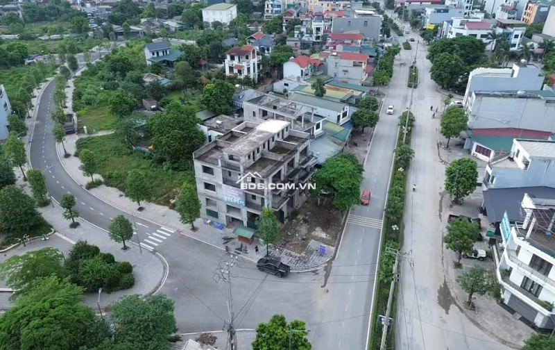 VỊ TRÍ VÀNG! NHÀ CĂN GÓC! KINH DOANH SẦM UẤT NGÀY ĐÊM TẠI TRUNG TÂM PHỐ CHỢ LƯƠNG SƠN.