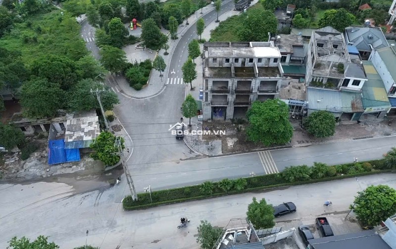 VỊ TRÍ VÀNG! NHÀ CĂN GÓC! KINH DOANH SẦM UẤT NGÀY ĐÊM TẠI TRUNG TÂM PHỐ CHỢ LƯƠNG SƠN.