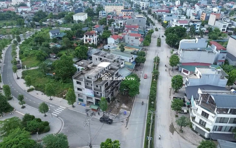 VỊ TRÍ VÀNG! NHÀ CĂN GÓC! KINH DOANH SẦM UẤT NGÀY ĐÊM TẠI TRUNG TÂM PHỐ CHỢ LƯƠNG SƠN.