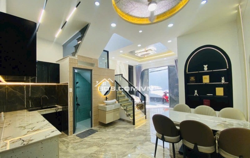 SIÊU PHẨM NHÀ MỚI ĐẸP FULL NỘI THẤT, 3PN CÓ PHÒNG NGỦ TẦNG TRỆT, HẺM THÔNG.