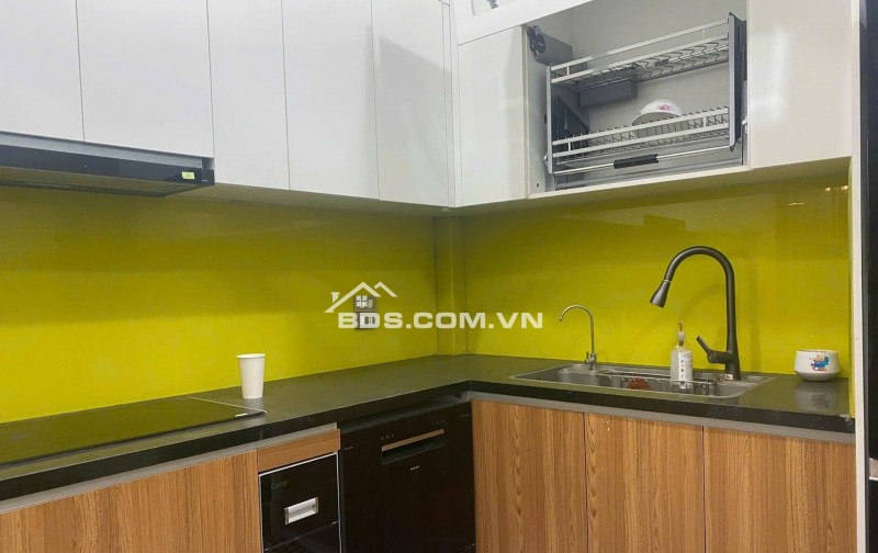 Ở CỰC SƯỚNG LÕI THANH XUÂN 2 THOÁNG TRƯỚC SAU, 3 BƯỚC Ô TÔ TRÁNH