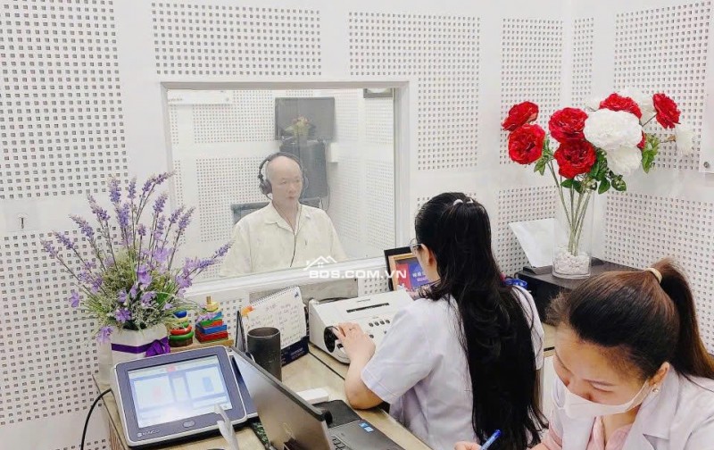 tại sao cần đeo máy trợ thính sớm khi bị nghe kém với người cao tuổi