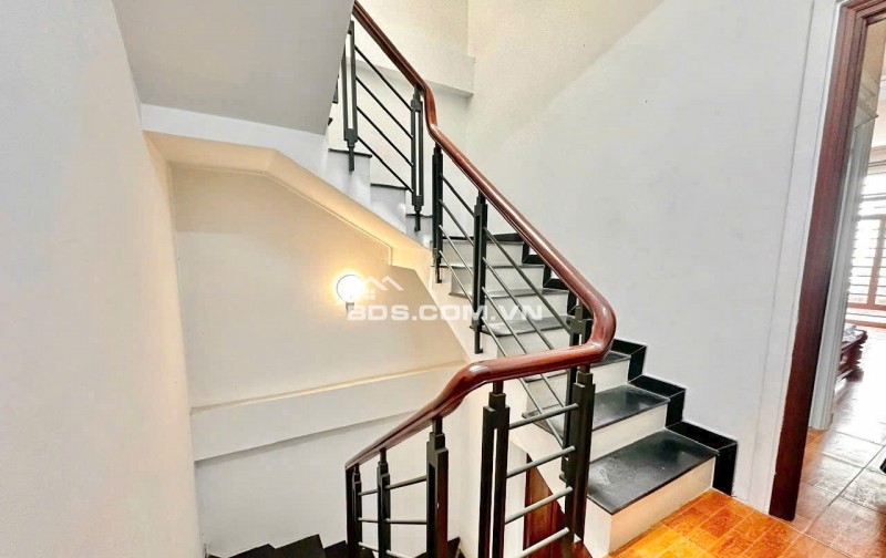 Chính chủ Bán nhà đẹp Full nội thất Mặt Tiền ĐS Lâm Văn Bền. Quận 7