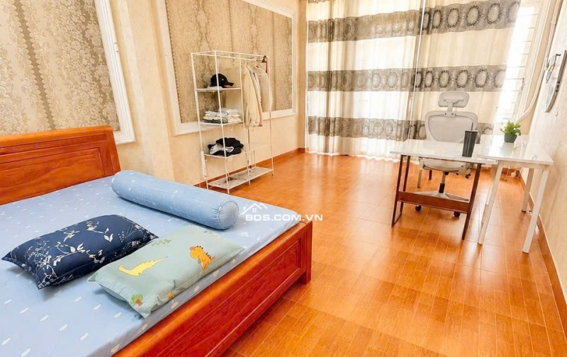 Chính chủ Bán nhà đẹp Full nội thất Mặt Tiền ĐS Lâm Văn Bền. Quận 7