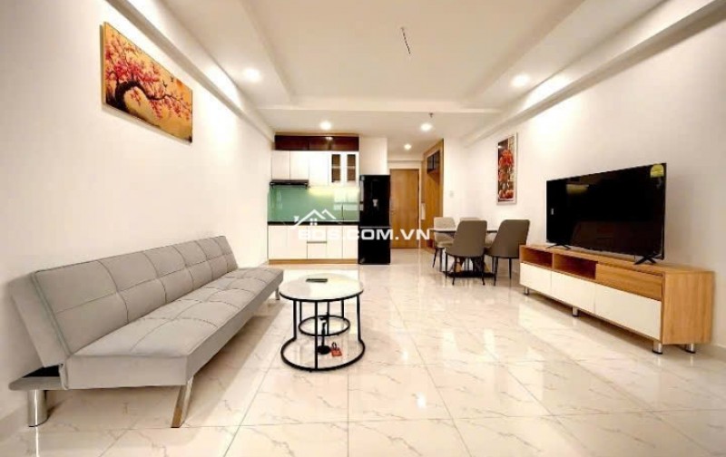 Căn hộ view hồ bơi gần làng đại học, khu công nghiệp