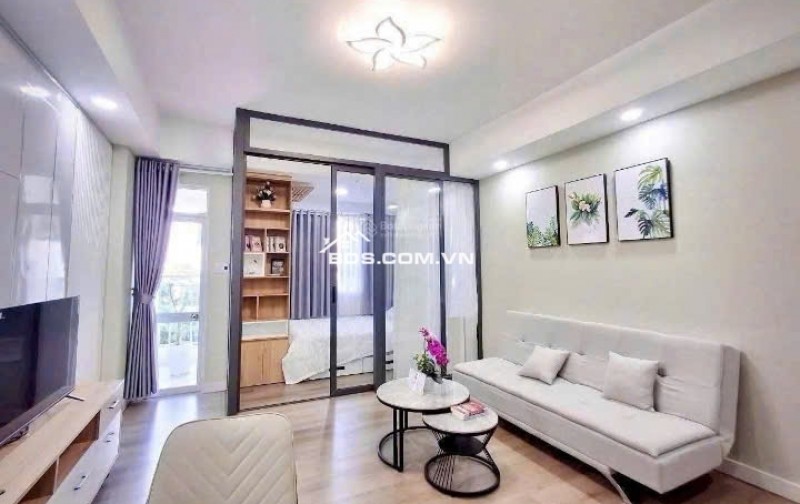 Căn hộ view hồ bơi gần làng đại học, khu công nghiệp