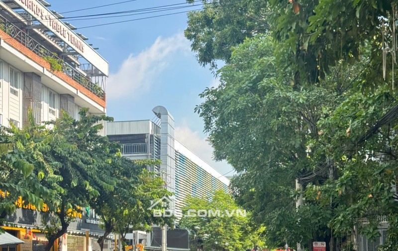 Bán Nhà Phố 1 trệt 3 lầu đầy đủ nội thất khu đồng bộ cao cấp