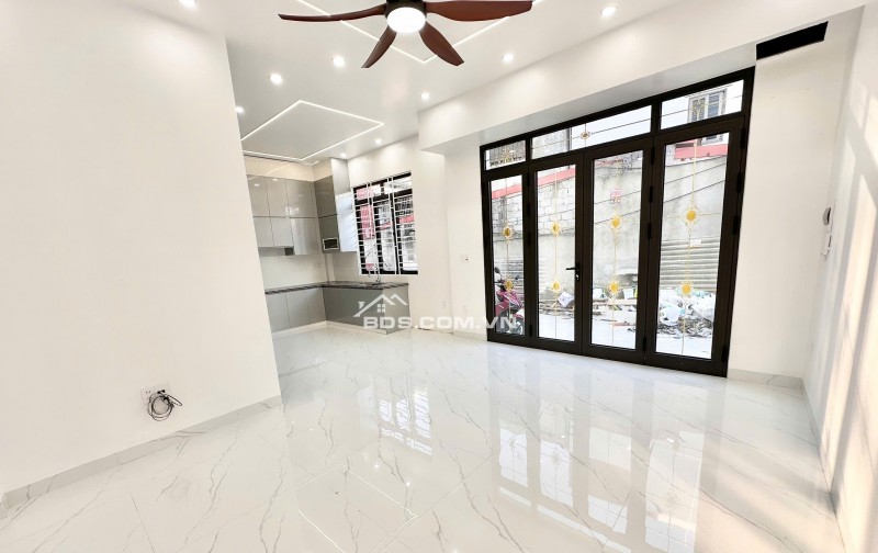 Nhà Đồng Hoà Kiến An ô tô đỗ cửa 4 tầng giá chỉ 3,05 tỷ ngay trung tâm