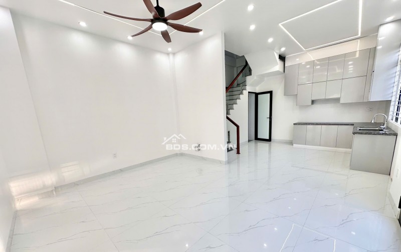 Nhà Đồng Hoà Kiến An ô tô đỗ cửa 4 tầng giá chỉ 3,05 tỷ ngay trung tâm