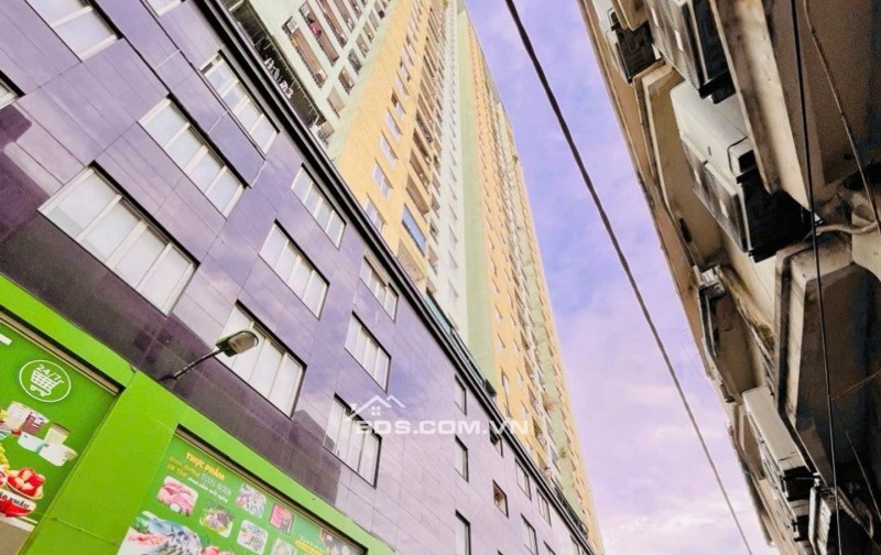 PHÂN KHÚC HIẾM NHÀ BÁN - NHIỀU KHÁCH TÌM MUA - MẶT PHỐ -  CẠNH GA VĂN PHÚ - 2 PN - Ở SƯỚNG - BẠT NGÀN TIỆN ÍCH. 